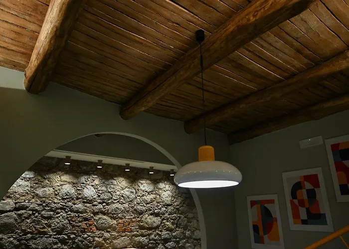 La Maison Πανσιόν 3*